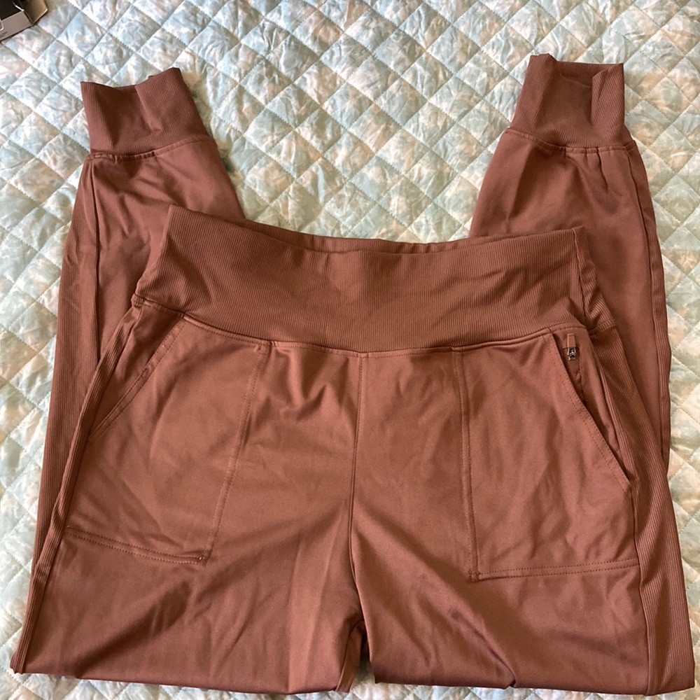 Modern Balance Commuter Jogger